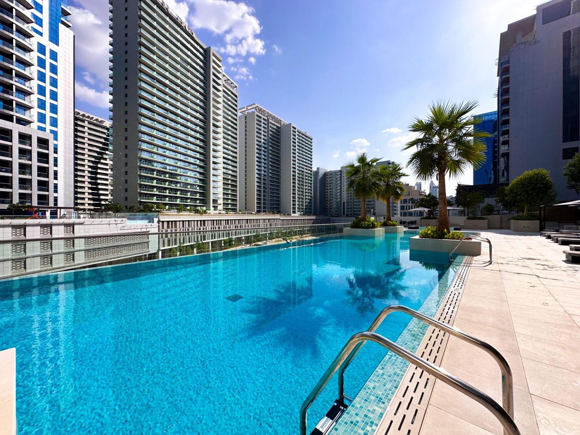 Chic 1-bedroom In Sterling Tower, Downtown - 17ab05 Dubai